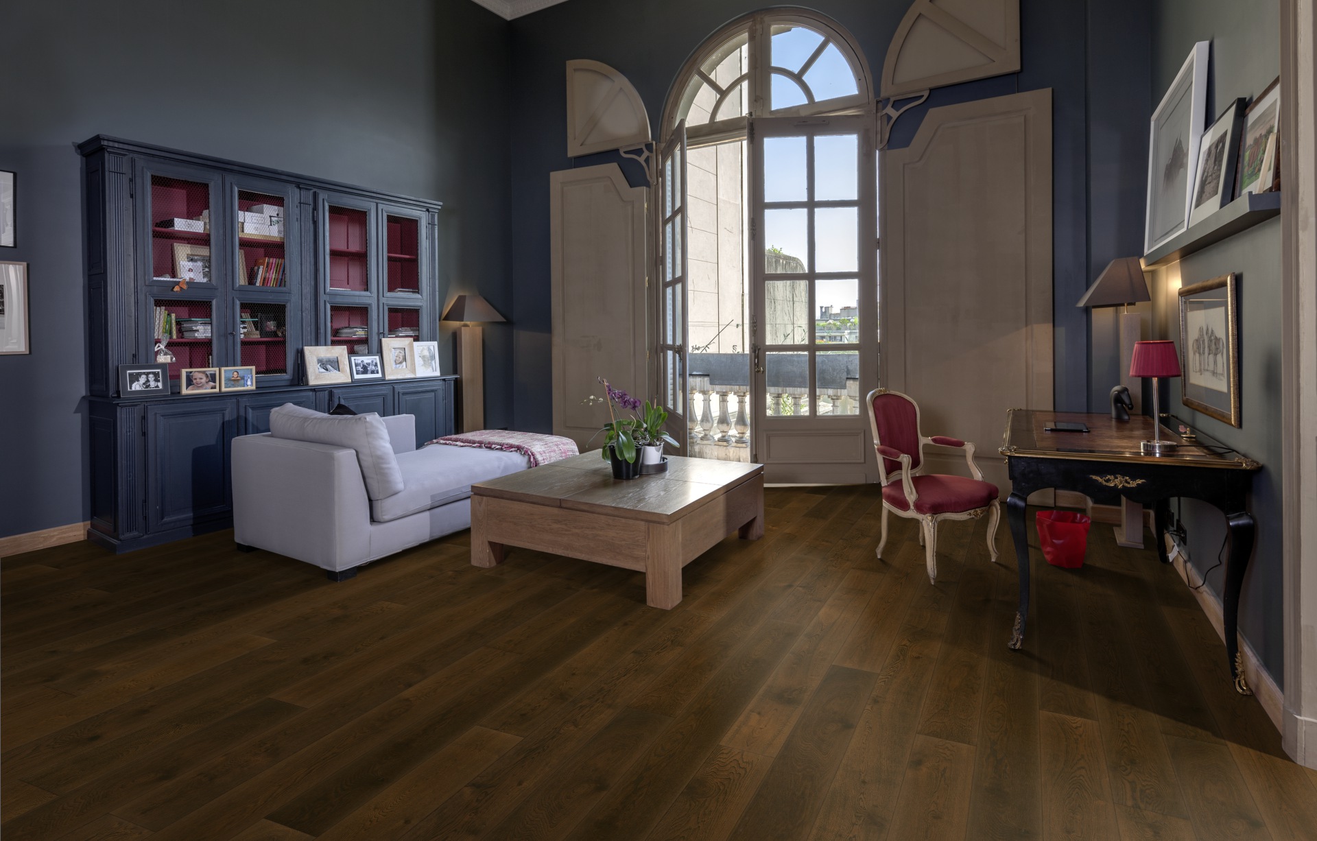 Паркетная доска Kahrs Новая классика Дуб Сепия Nouveau Tawny 151N8AEKA1KW240 Lively 2420×187×15 фото в интерьере
